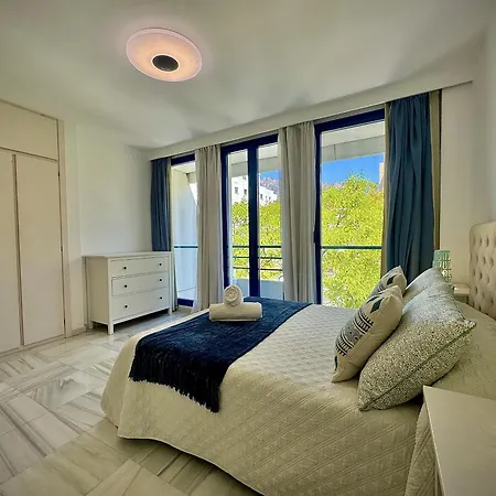 House With Pool By Homing Holiday home