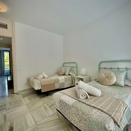 House With Pool By Homing Marbella