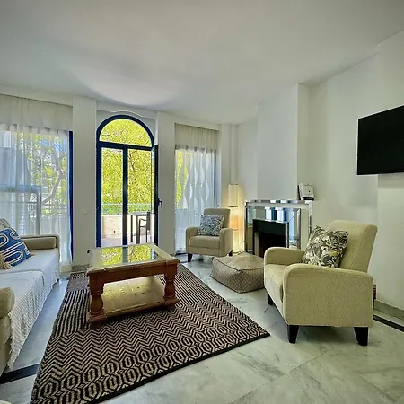 House With Pool By Homing Marbella
