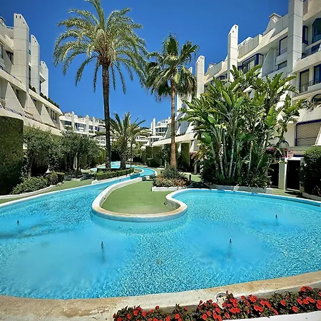 House With Pool By Homing Marbella